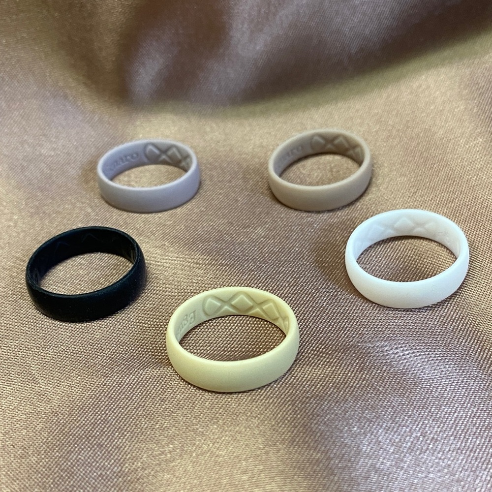 Silicone Ring Set by Egnaro - size 6.5